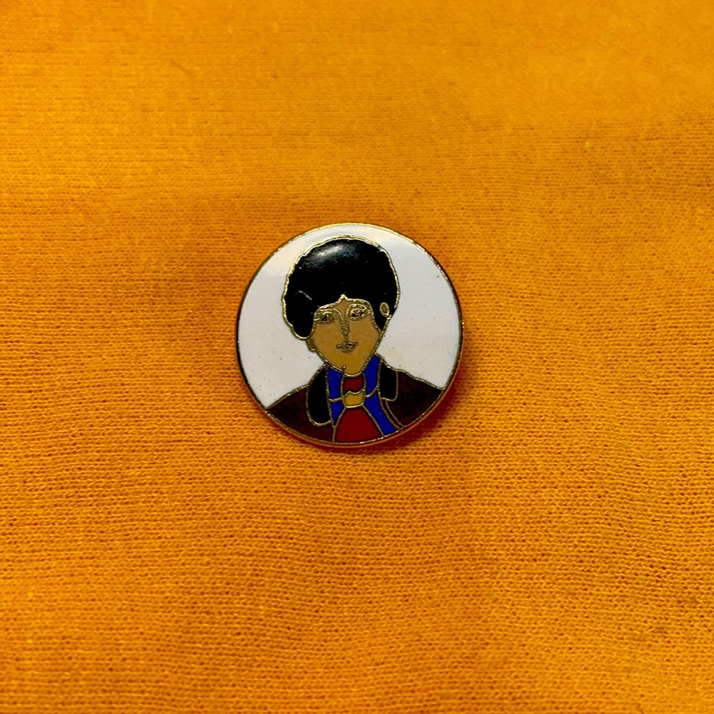 Enamel pin